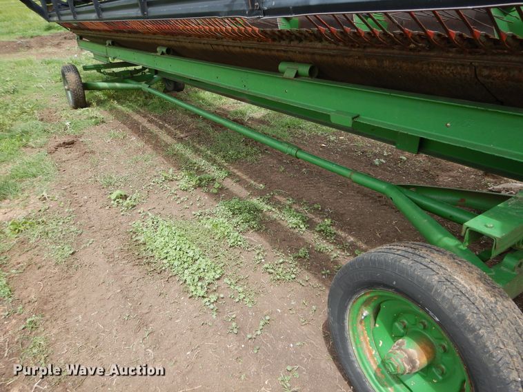 image for item HS9587 1992 John Deere 930 rigid head