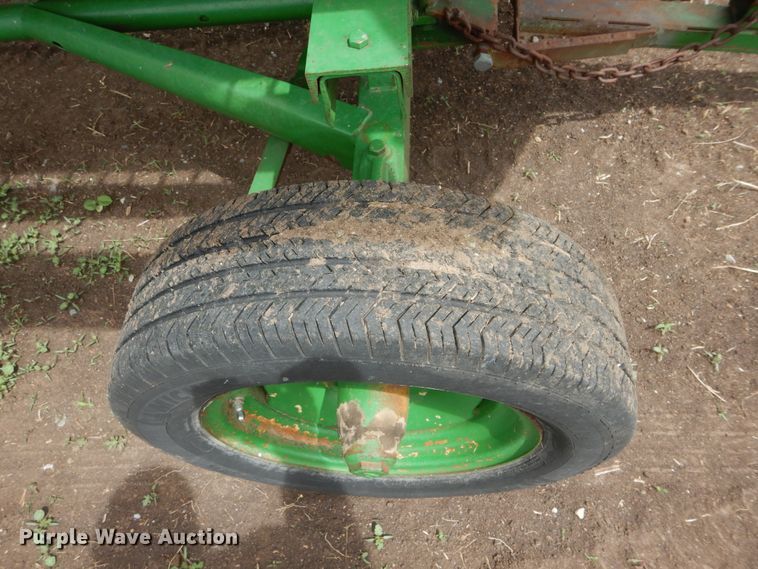 image for item HS9587 1992 John Deere 930 rigid head