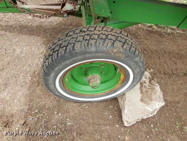 image for item HS9587 1992 John Deere 930 rigid head