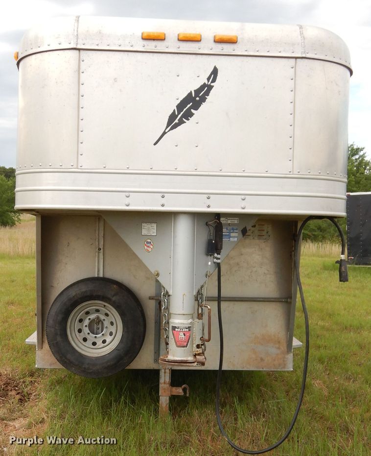 image for item HS9653 2005 Featherlite 8127 livestock trailer