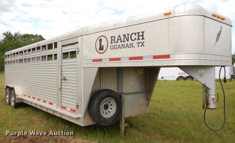 image for item HS9653 2005 Featherlite 8127 livestock trailer