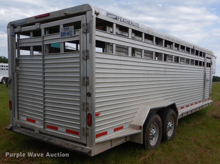image for item HS9653 2005 Featherlite 8127 livestock trailer