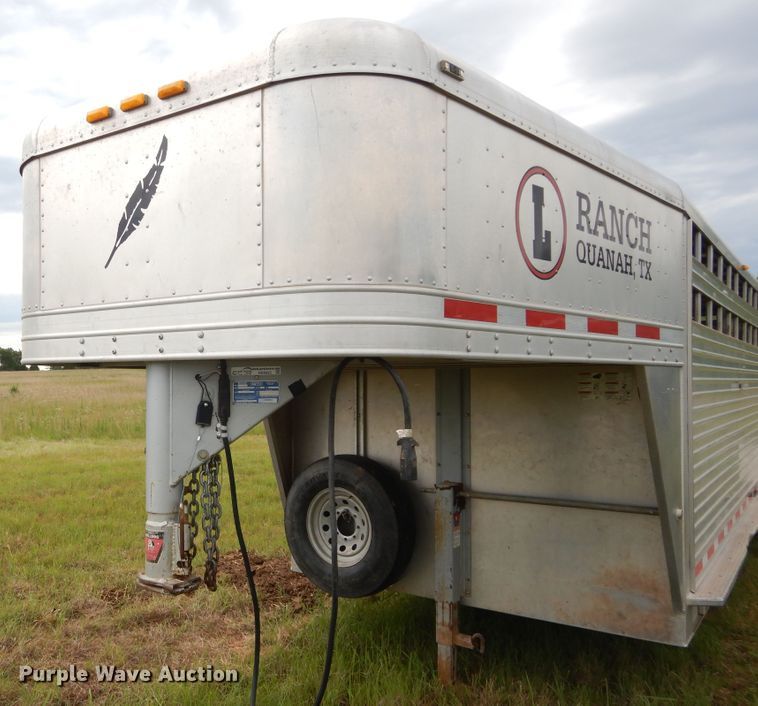 image for item HS9653 2005 Featherlite 8127 livestock trailer