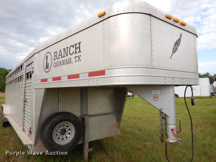 image for item HS9653 2005 Featherlite 8127 livestock trailer