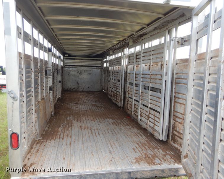image for item HS9653 2005 Featherlite 8127 livestock trailer