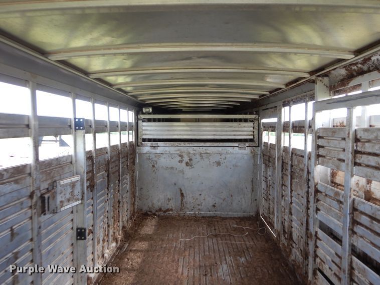 image for item HS9653 2005 Featherlite 8127 livestock trailer