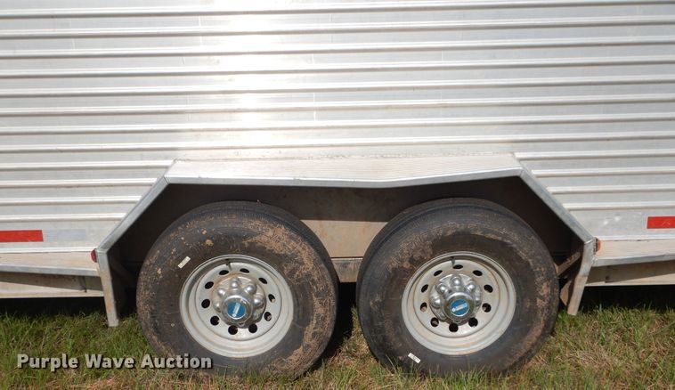 image for item HS9653 2005 Featherlite 8127 livestock trailer