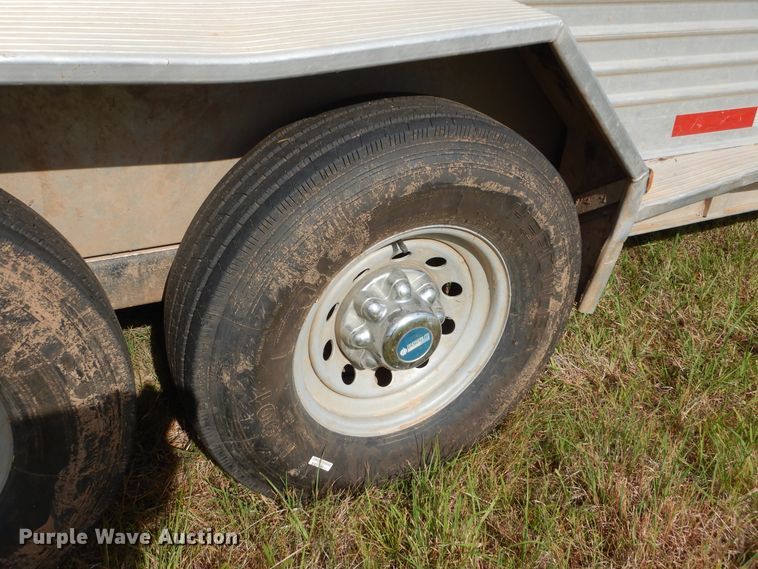 image for item HS9653 2005 Featherlite 8127 livestock trailer