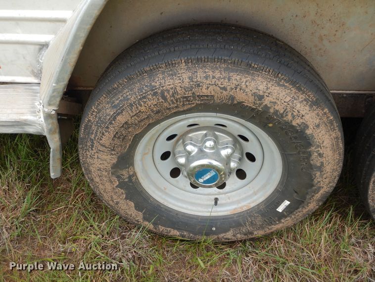 image for item HS9653 2005 Featherlite 8127 livestock trailer