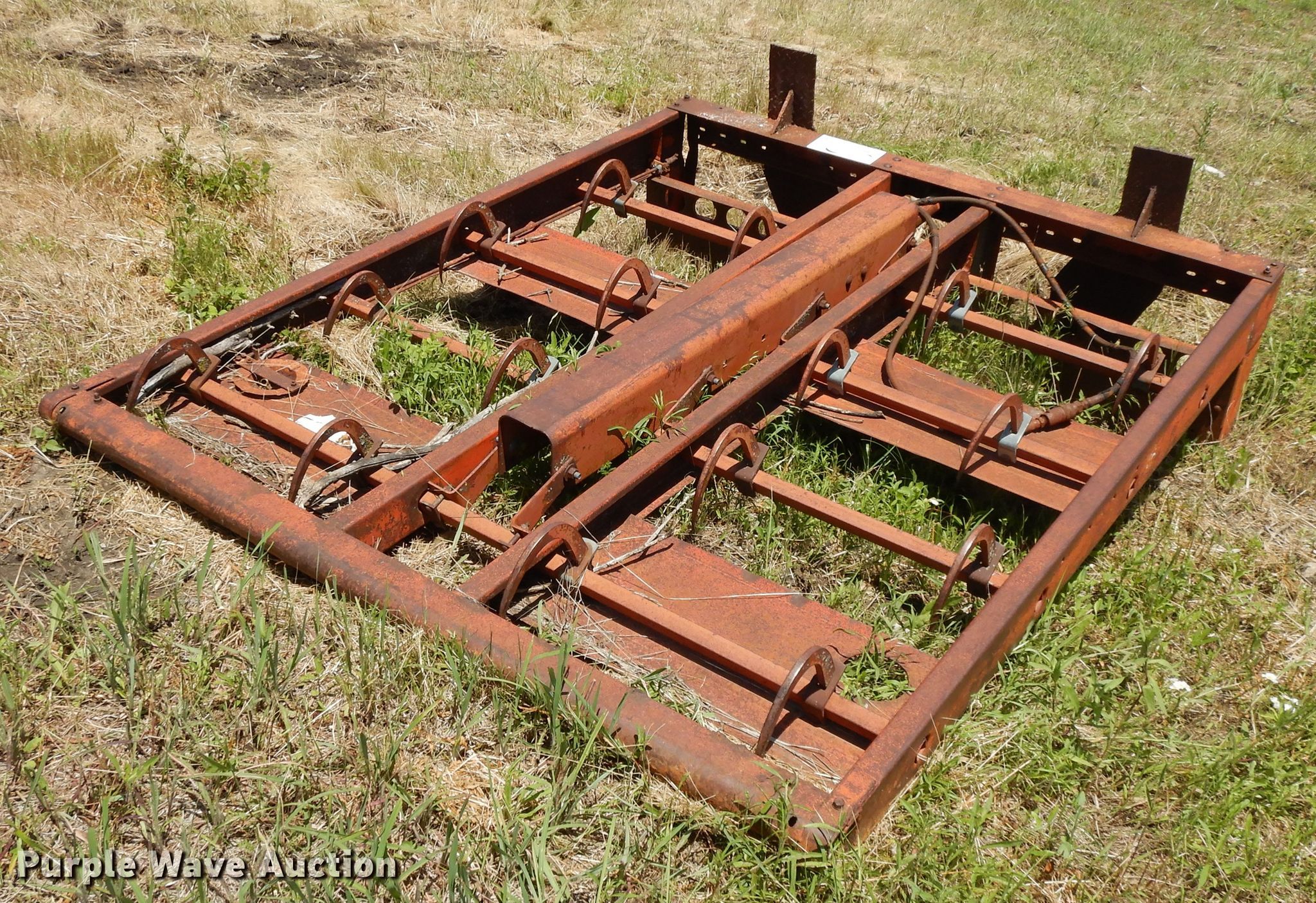 Square bale grabber in Alma, KS Item DE5816 sold Purple Wave