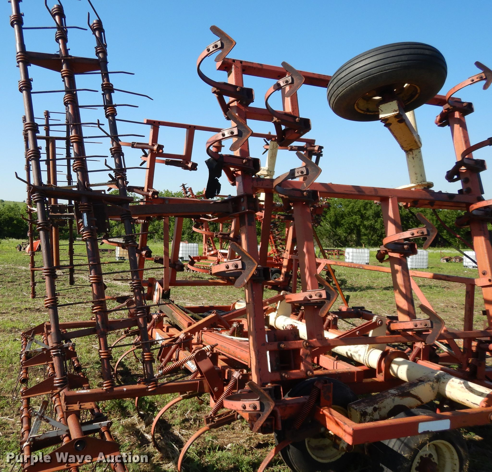 Krause 4100 field cultivator in Alma, KS Item DG7752 sold Purple Wave