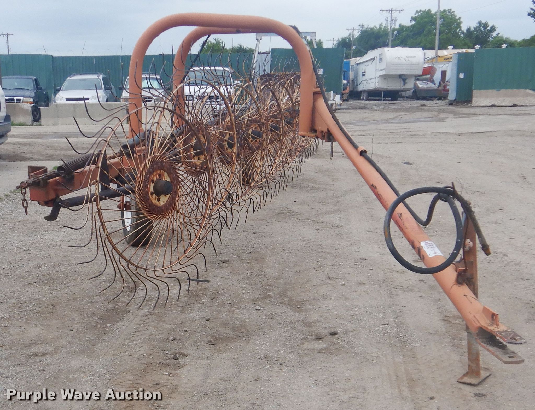 Vicon H1050 hay rake in Tulsa, OK Item GY9926 sold Purple Wave
