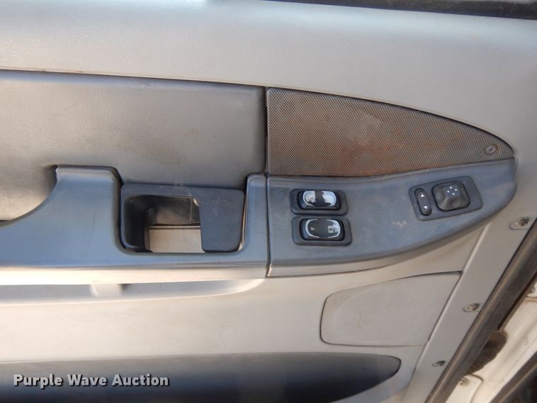 image for item DE5798 2005 Freightliner Columbia  semi truck