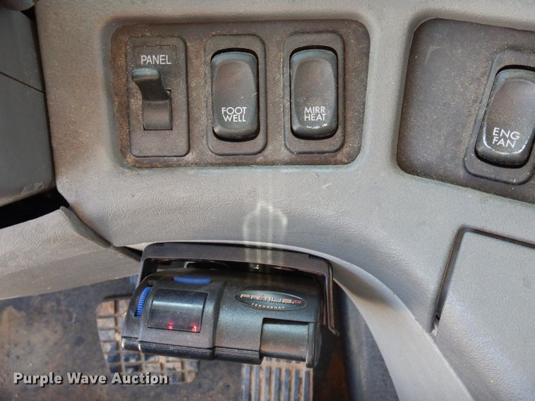 image for item DE5798 2005 Freightliner Columbia  semi truck