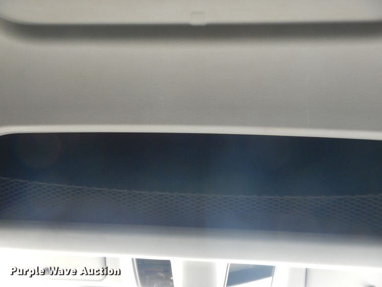 image for item DE5798 2005 Freightliner Columbia  semi truck