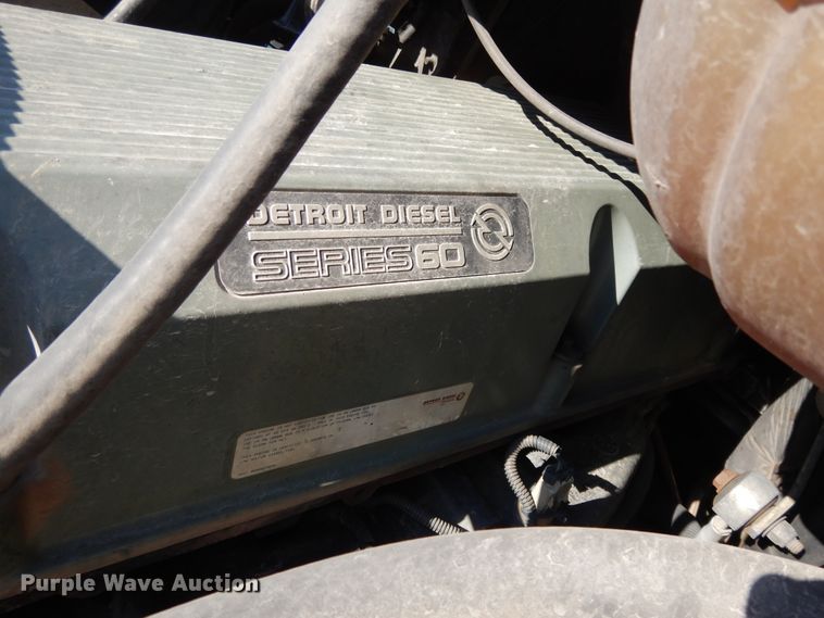 image for item DE5798 2005 Freightliner Columbia  semi truck