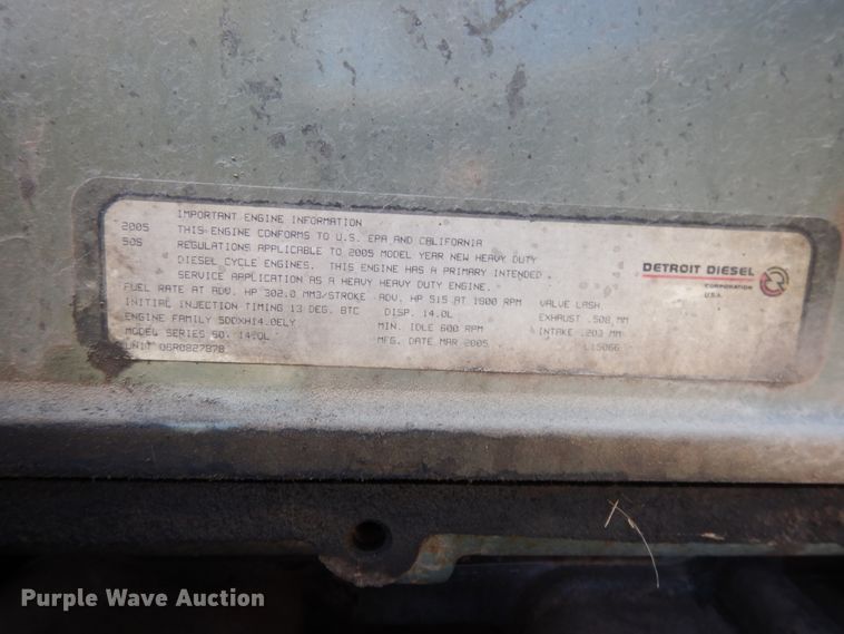 image for item DE5798 2005 Freightliner Columbia  semi truck