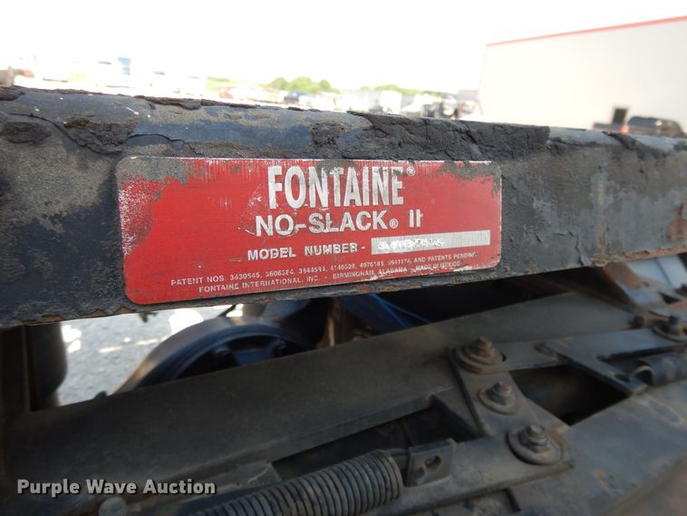 image for item DE5798 2005 Freightliner Columbia  semi truck