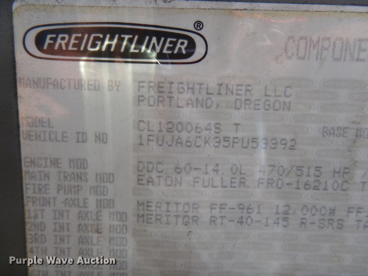 image for item DE5798 2005 Freightliner Columbia  semi truck