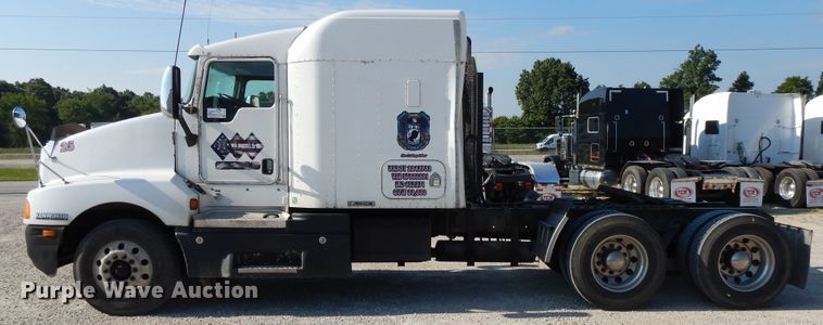image for item DE5799 2005 Kenworth T600  semi truck
