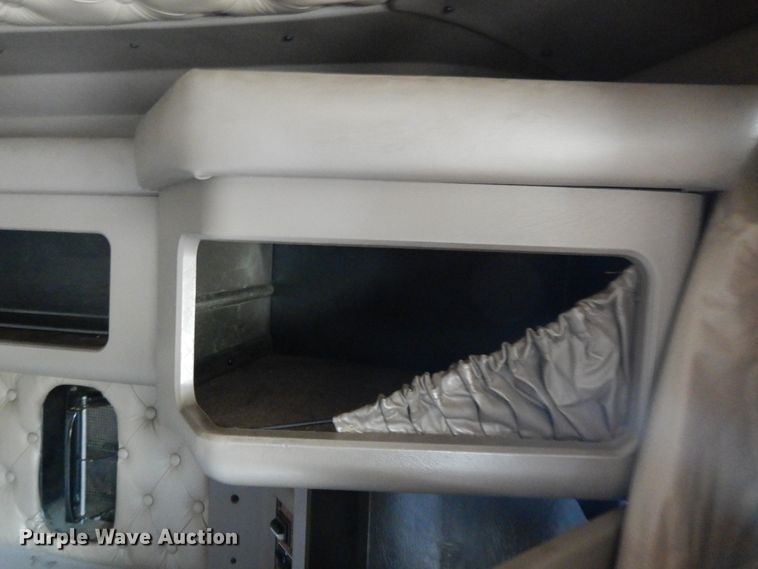 image for item DE5799 2005 Kenworth T600  semi truck