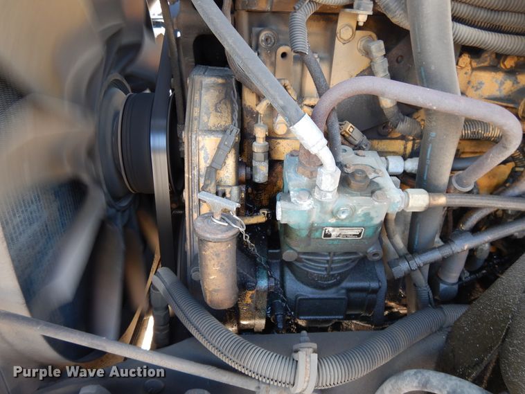 image for item DE5799 2005 Kenworth T600  semi truck