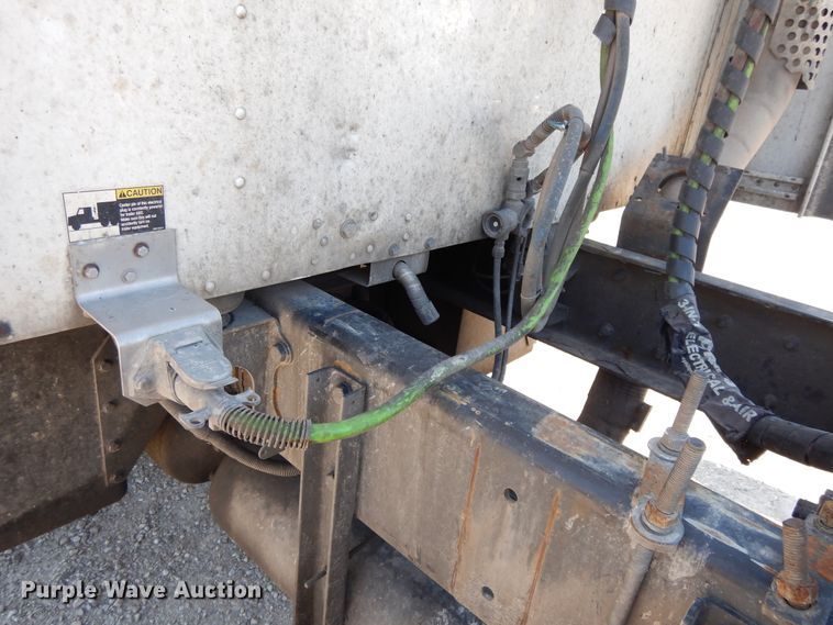 image for item DE5799 2005 Kenworth T600  semi truck