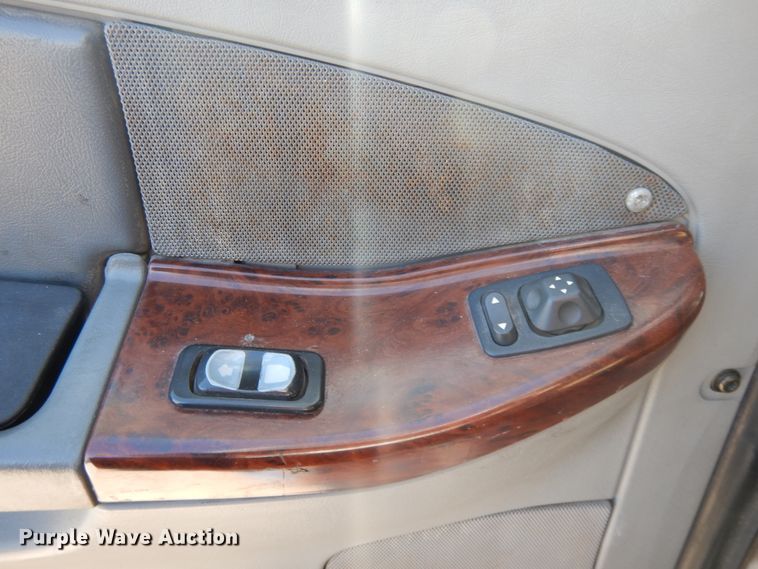 image for item DE5800 2003 Freightliner Century Classic  semi truck