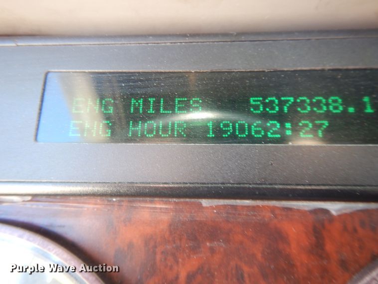 image for item DE5800 2003 Freightliner Century Classic  semi truck