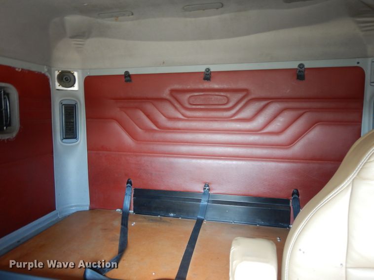 image for item DE5800 2003 Freightliner Century Classic  semi truck