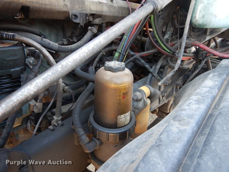 image for item DE5800 2003 Freightliner Century Classic  semi truck