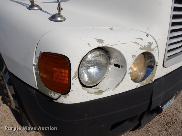 image for item DE5800 2003 Freightliner Century Classic  semi truck