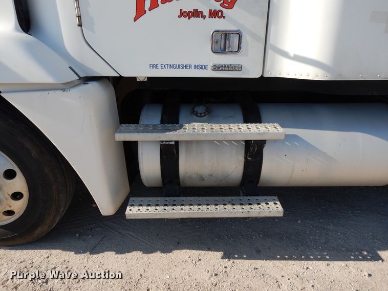 image for item DE5800 2003 Freightliner Century Classic  semi truck