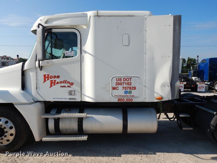 image for item DE5800 2003 Freightliner Century Classic  semi truck