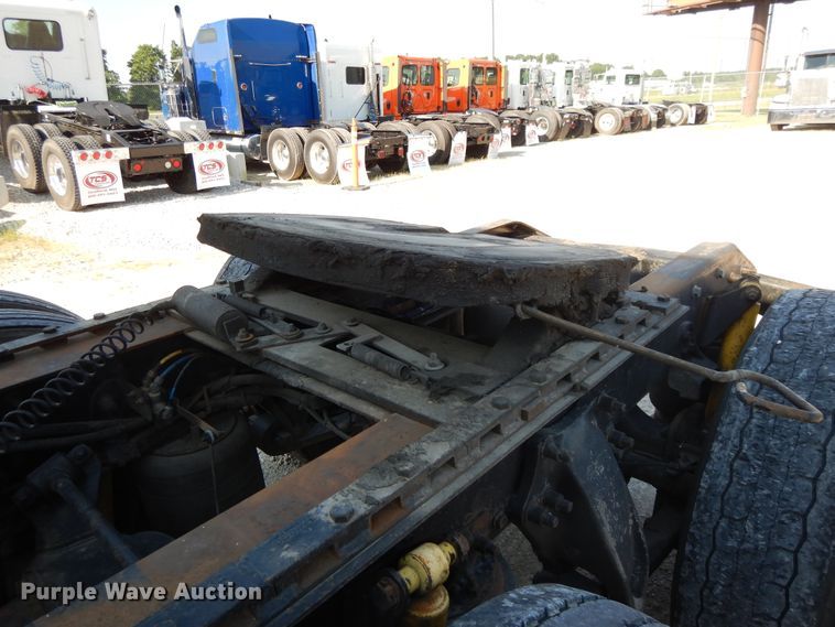 image for item DE5800 2003 Freightliner Century Classic  semi truck