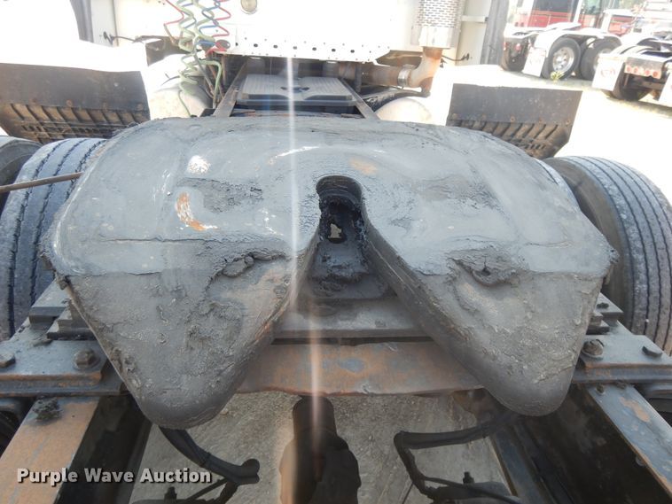 image for item DE5800 2003 Freightliner Century Classic  semi truck