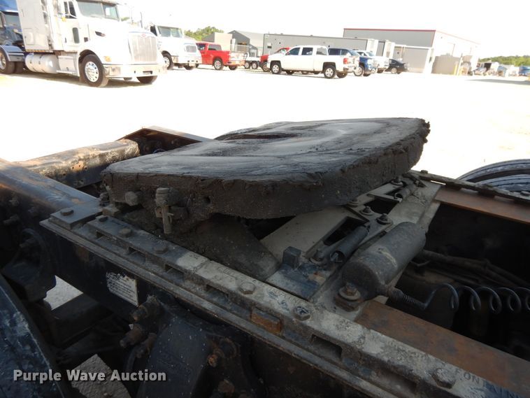 image for item DE5800 2003 Freightliner Century Classic  semi truck