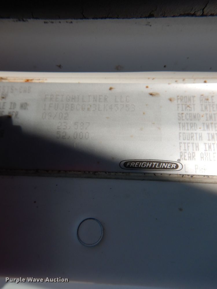 image for item DE5800 2003 Freightliner Century Classic  semi truck