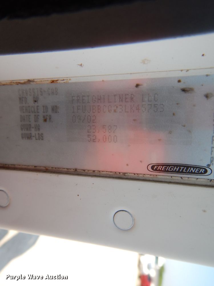 image for item DE5800 2003 Freightliner Century Classic  semi truck