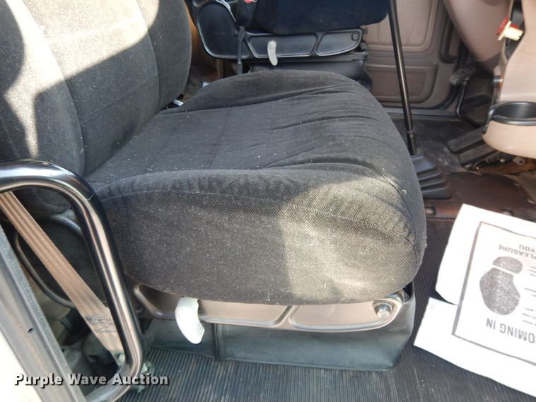 image for item DE5801 2009 Peterbilt 386  semi truck