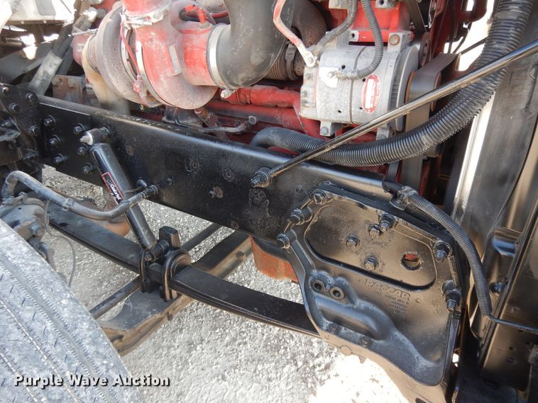 image for item DE5801 2009 Peterbilt 386  semi truck