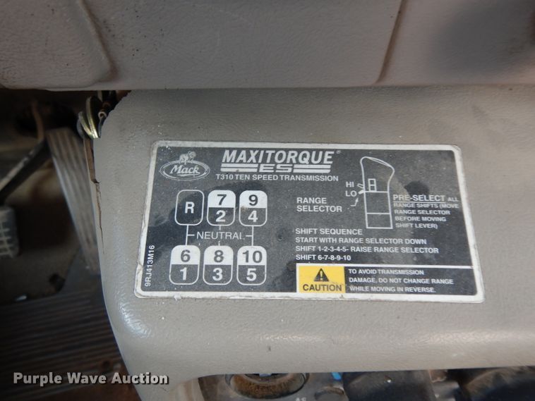 image for item DH2411 2007 Mack CXN semi truck