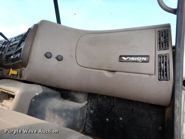 image for item DH2411 2007 Mack CXN semi truck