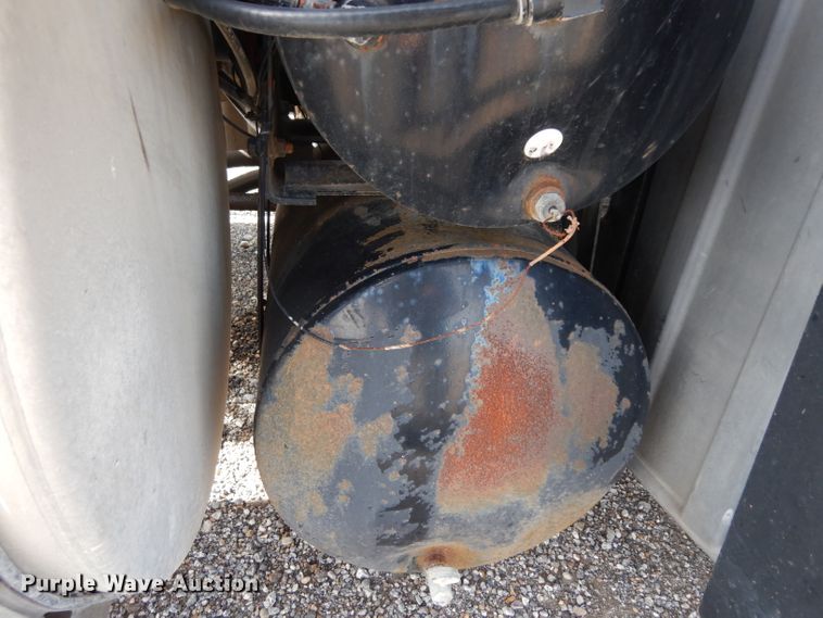 image for item DH2411 2007 Mack CXN semi truck