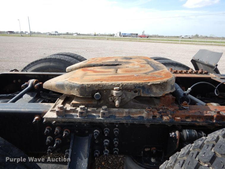 image for item DH2411 2007 Mack CXN semi truck