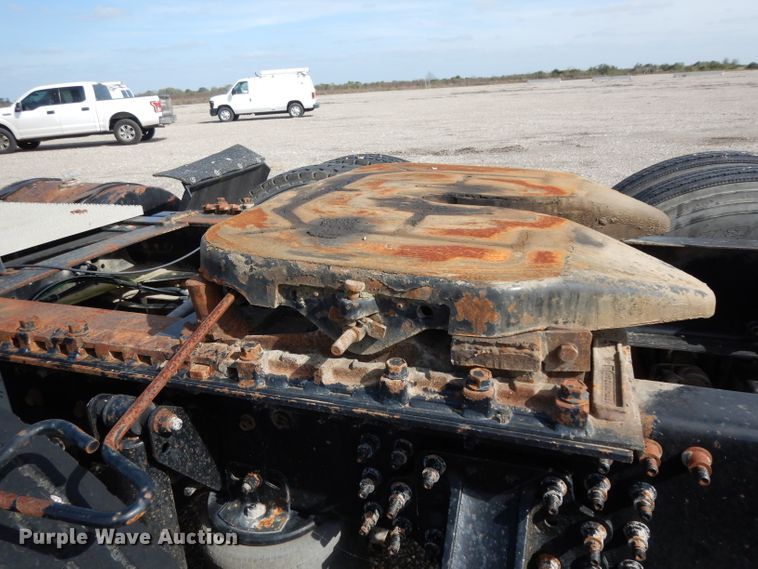 image for item DH2411 2007 Mack CXN semi truck