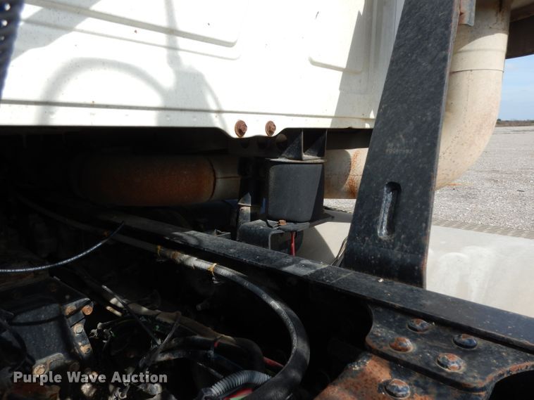 image for item DH2411 2007 Mack CXN semi truck