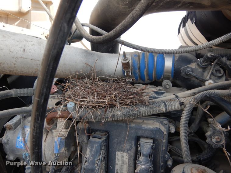 image for item DH2411 2007 Mack CXN semi truck