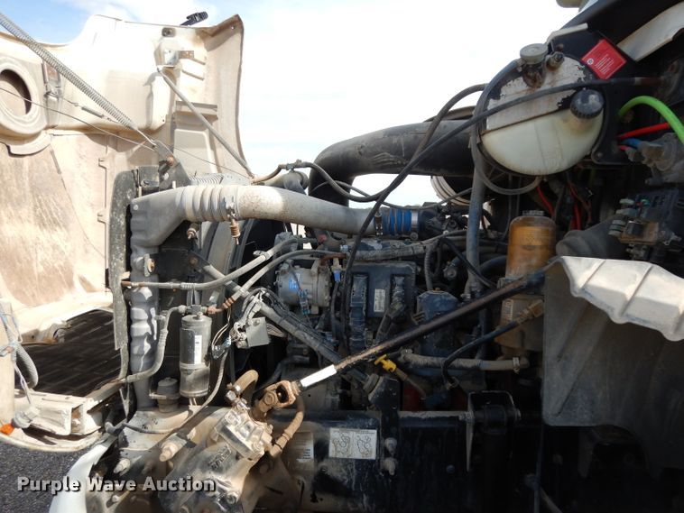 image for item DH2411 2007 Mack CXN semi truck