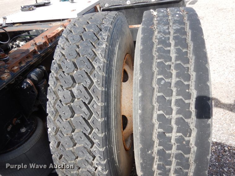 image for item DH2411 2007 Mack CXN semi truck